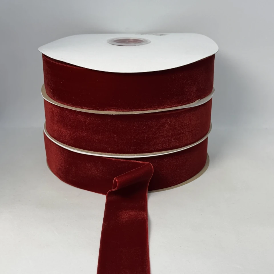 Оксамитова стрічка 3.8 см (25 ярдів/22,75 м.), 42 темний червоний
