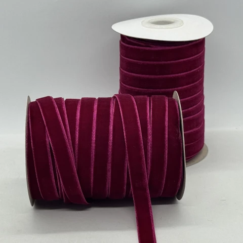 Оксамитова стрічка 1 см (25 ярдів/22,75 м.), 31 світлий бордовий