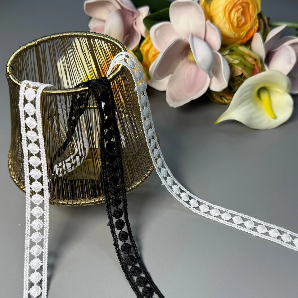 Мереживо поліестер ВВ"Молочний танок" 1,5 см.(1 м.), білий