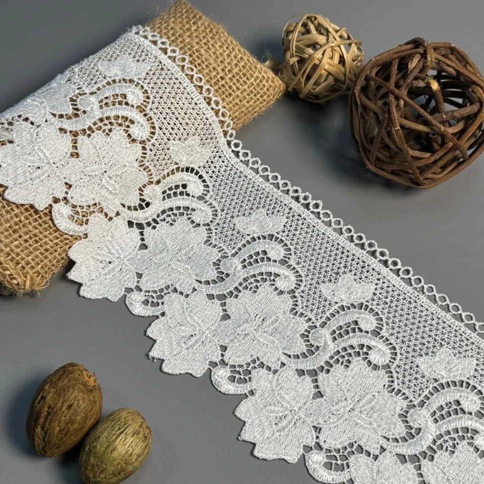 Мереживо поліестер "Сяйво троянди" 10,5 см.(1 м.), молочний