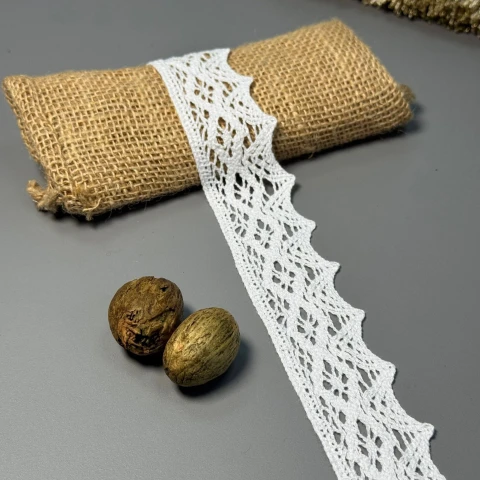 Мереживо макраме "Танок тиші" 4 см.(1 м.), молочний