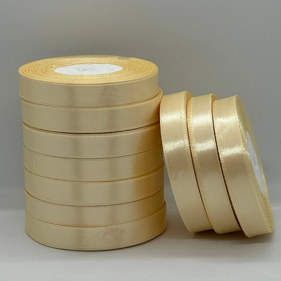 Атласна стрічка 1.2 см (33 м.), 02 темний молочний