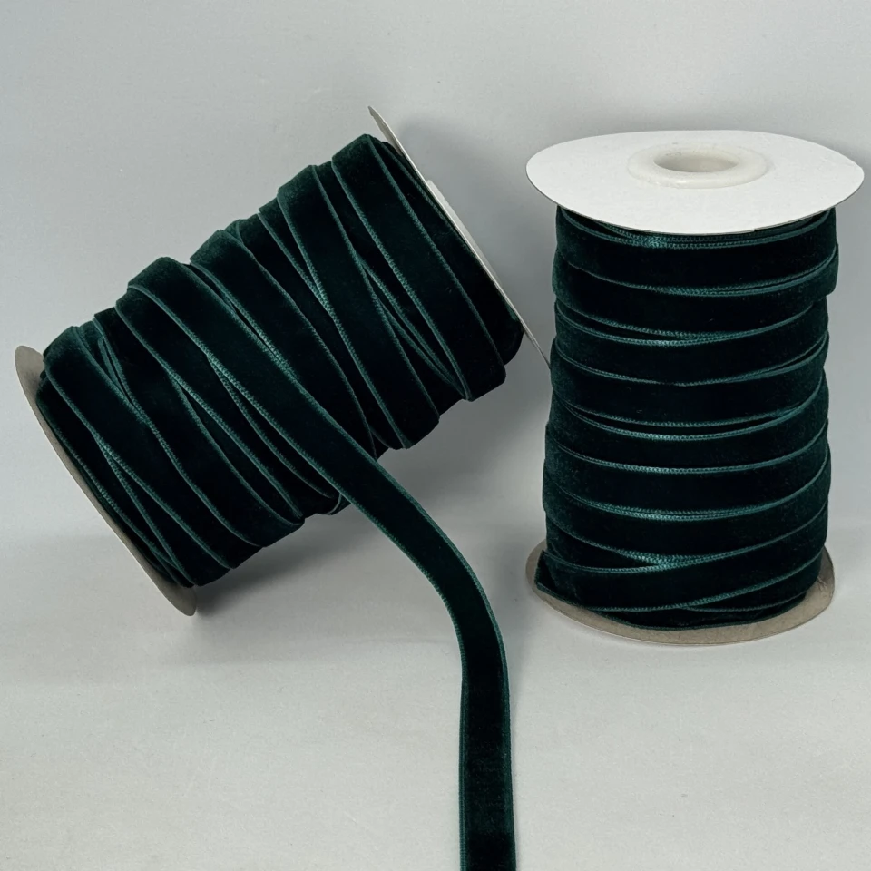 Оксамитова стрічка 1 см (25 ярдів/22,75 м.), 34 зелений