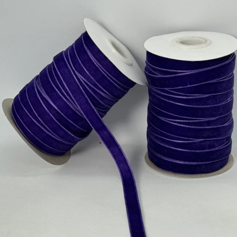 Оксамитова стрічка 1 см (25 ярдів/22,75 м.), 57 темний фіолетовий