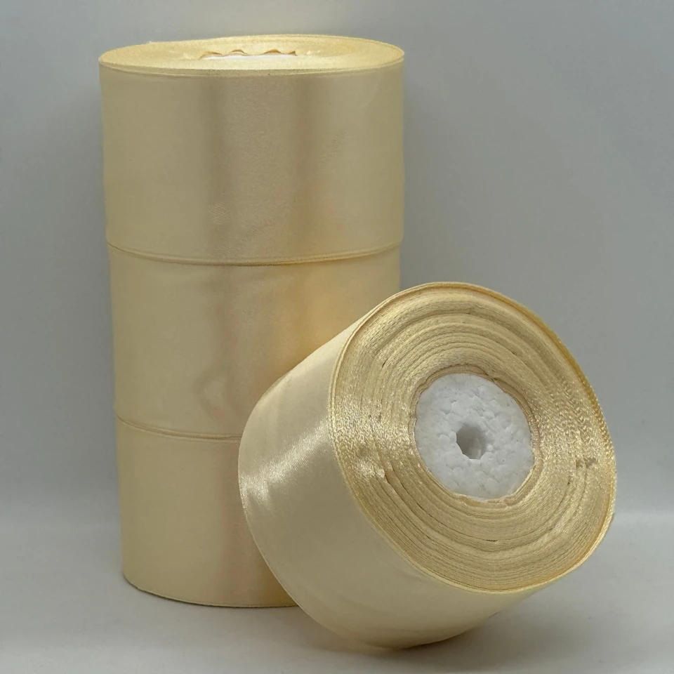 Атласна стрічка 5 см (33 м.), 02 темний молочний