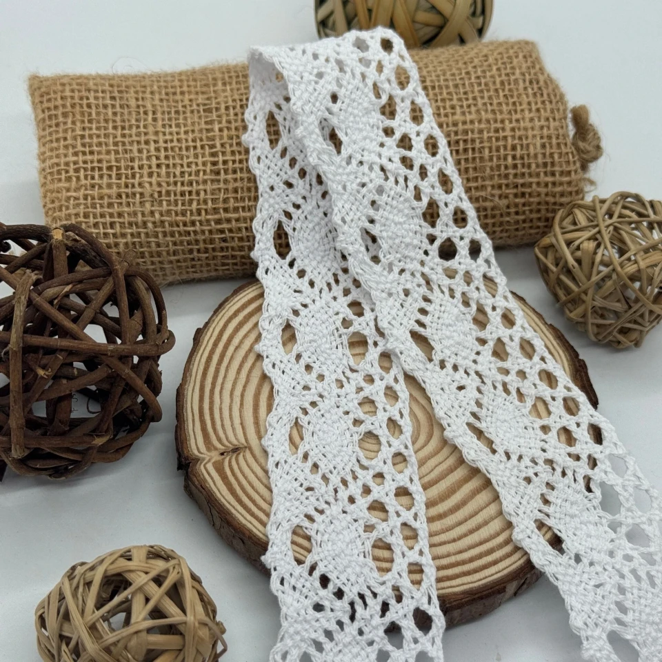 Мереживо макраме "Квіткова симфонія" 4,5 см.(1 м.), білий