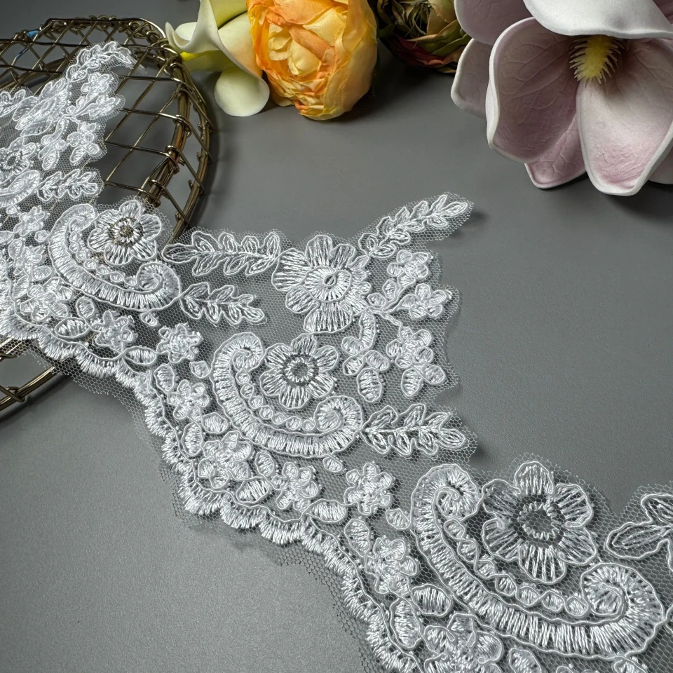 Мережево з кордовую ниткою «Молочний жасмин» 12 см (1 метр), білий