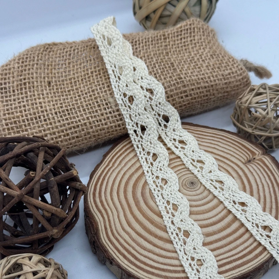 Мереживо макраме "Білий шлейф" 1,5 см (1м.), молочний
